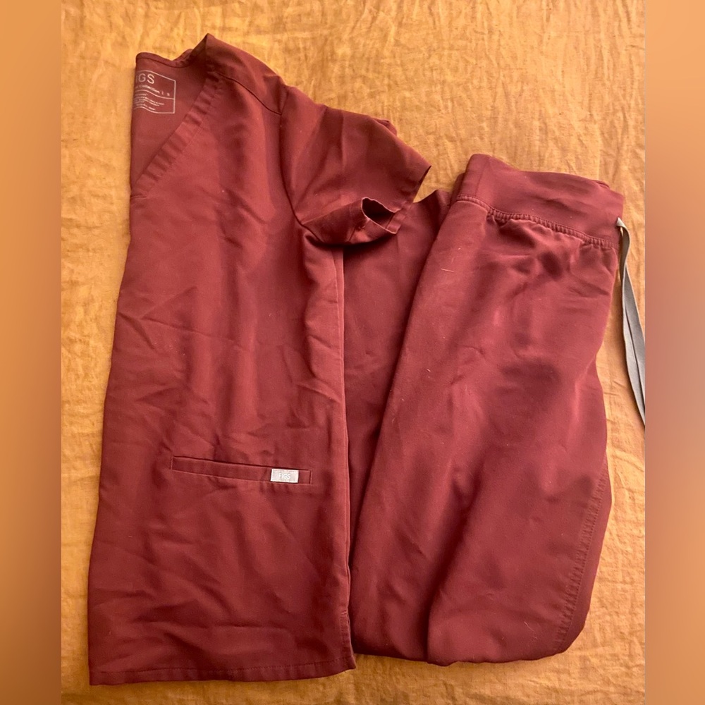 Figs scrubs set. Used in good condition, no stains or obvious signs of wear.